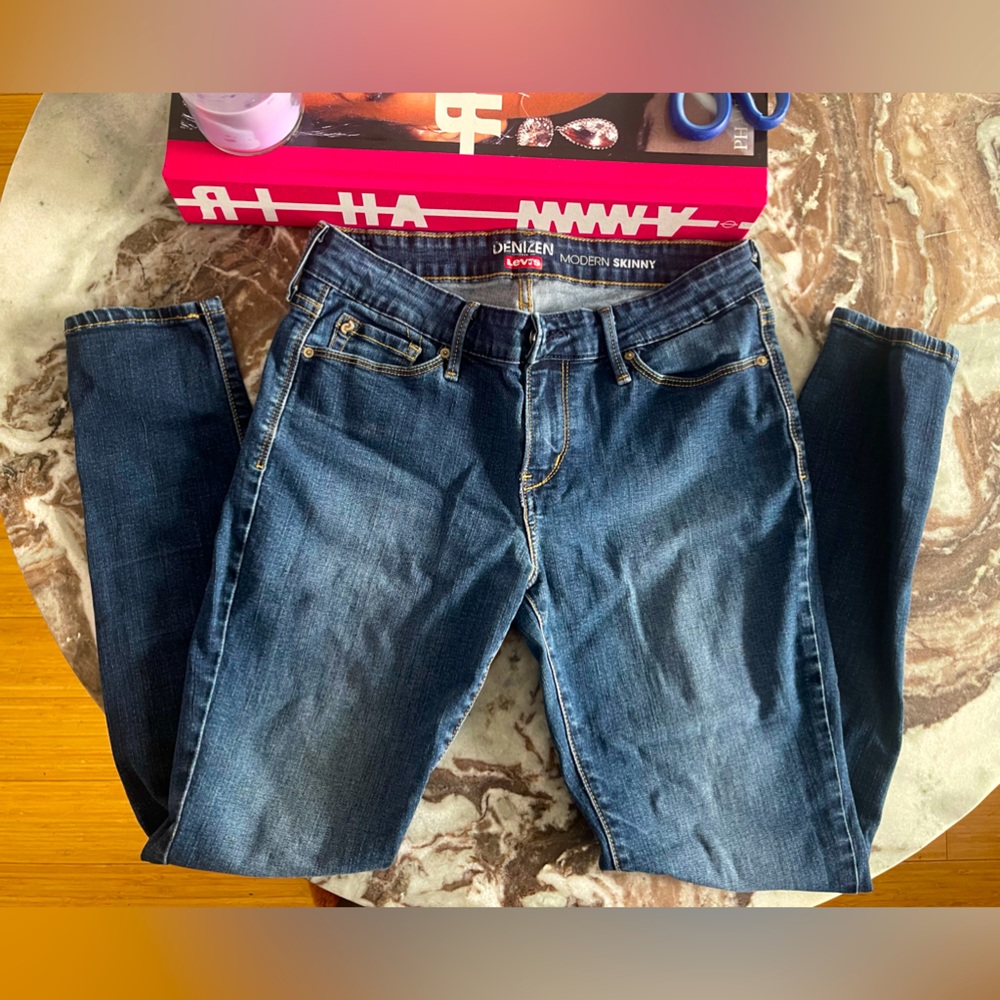 Levi Denizen Jeans size 6m 28x32